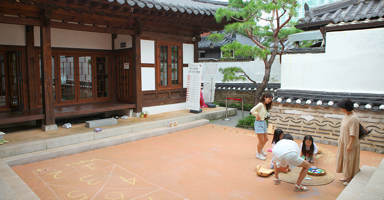 韓国伝統遊び場、マルダル 庭園