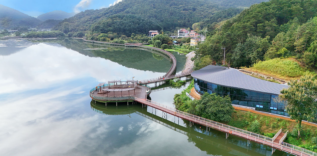 A path to experience the refreshing spring of Jeonju