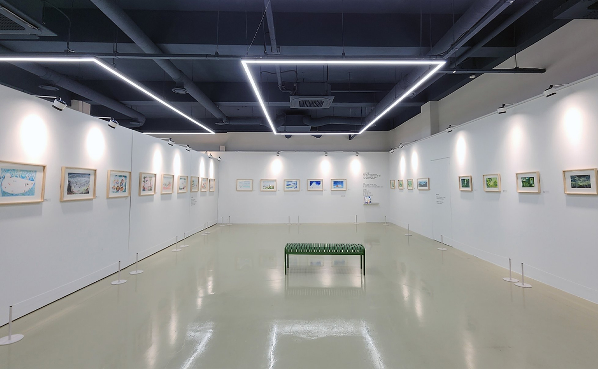 전주완산도서관 그림책 원화 기획전시 「사이의 세계」